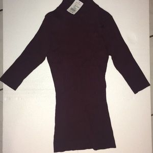 Wine colored sweater agaci